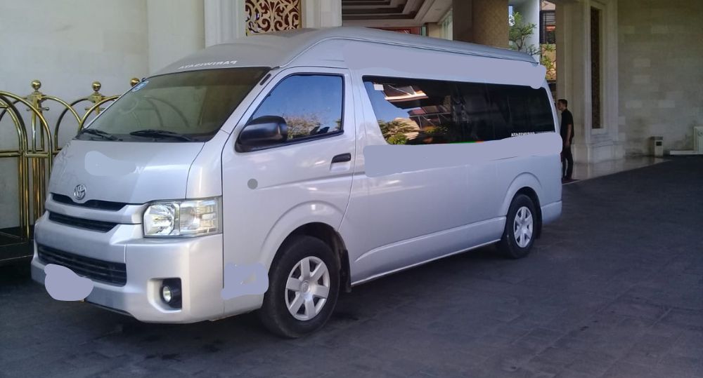 Sewa / Carter Mobil Toyota Hiace Executive 8 Seat Murah Rp1.500.000